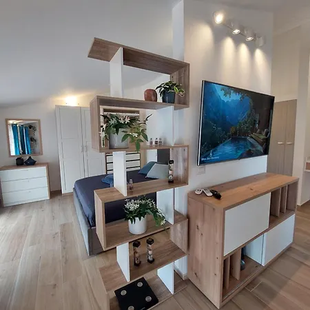 Grazioso Loft, Luminoso E Appena Ristrutturato * روما